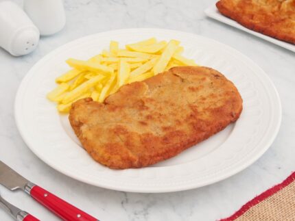 Filete de ternera empanado con patatas
