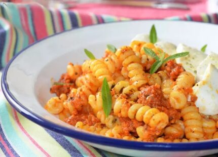 Fusilli con sobrasada y mozzarella fresca 🌾🥚🥛
