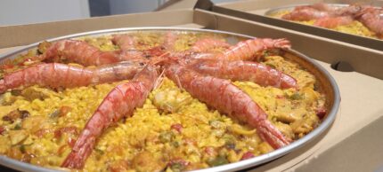 Paella de pollo y marisco