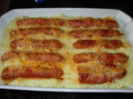 Salchichas rojas gratinadas 🥛