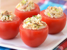 Tomates rellenos de atún